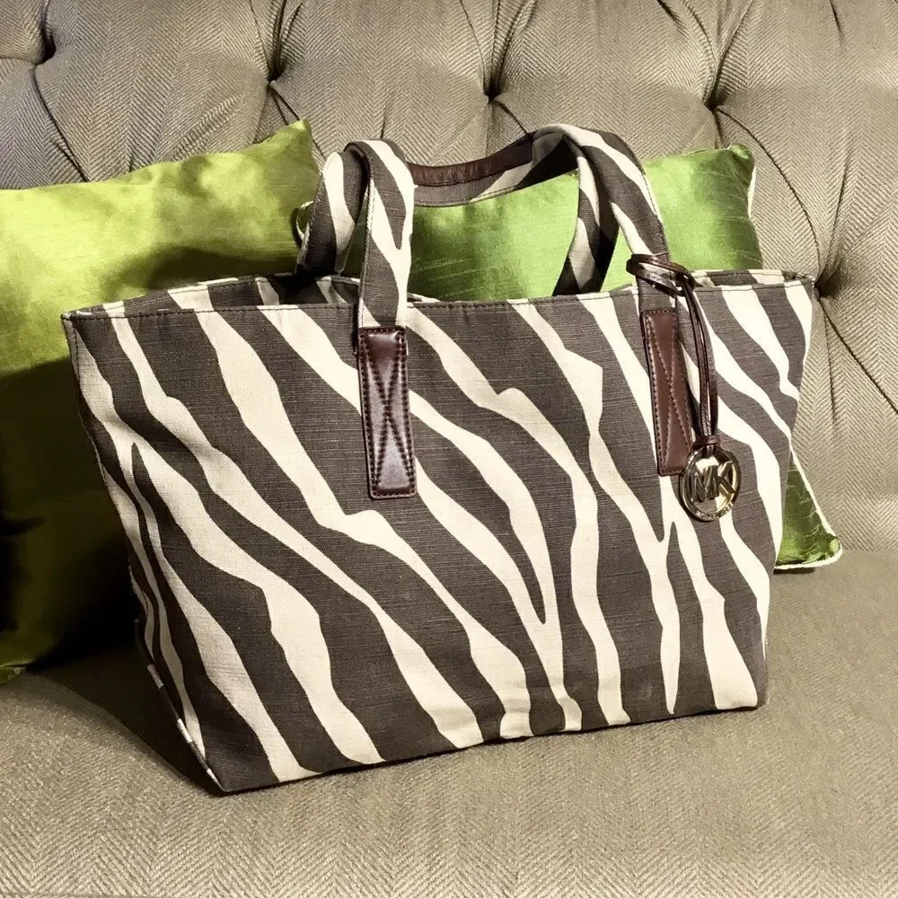 MICHAEL KORS CANVAS TOTE LAPTOP VACATION TRAVEL WORK SCHOOL. LIKE NEW